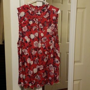 Pink torrid sleeveless top with blue flowers